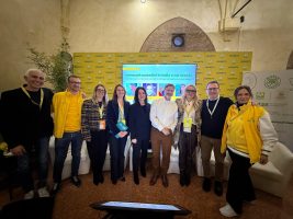 Farmers Markets in Italy and Around the World: Putting Local Food on the Political Agenda