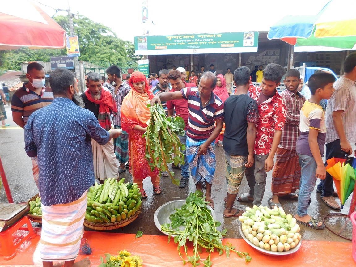Helping Farmers, Helping the Community
